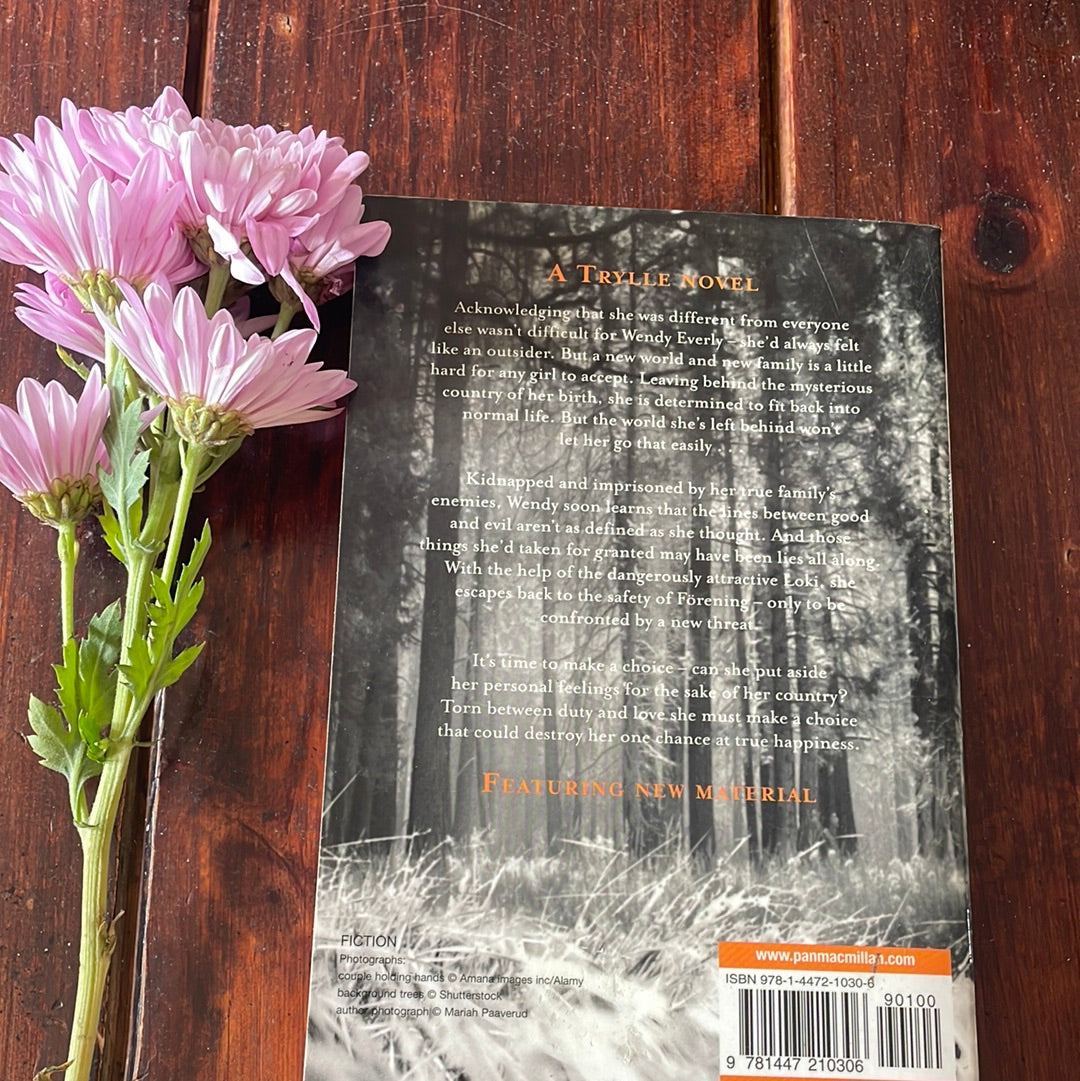 Amanda Hocking - Torn, Ascend and Switched