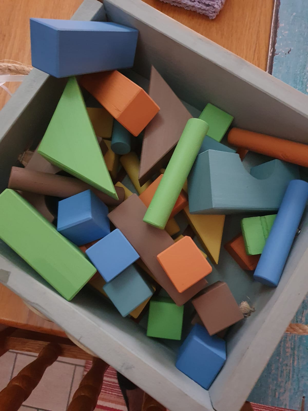 Building blocks (50) in wooden box