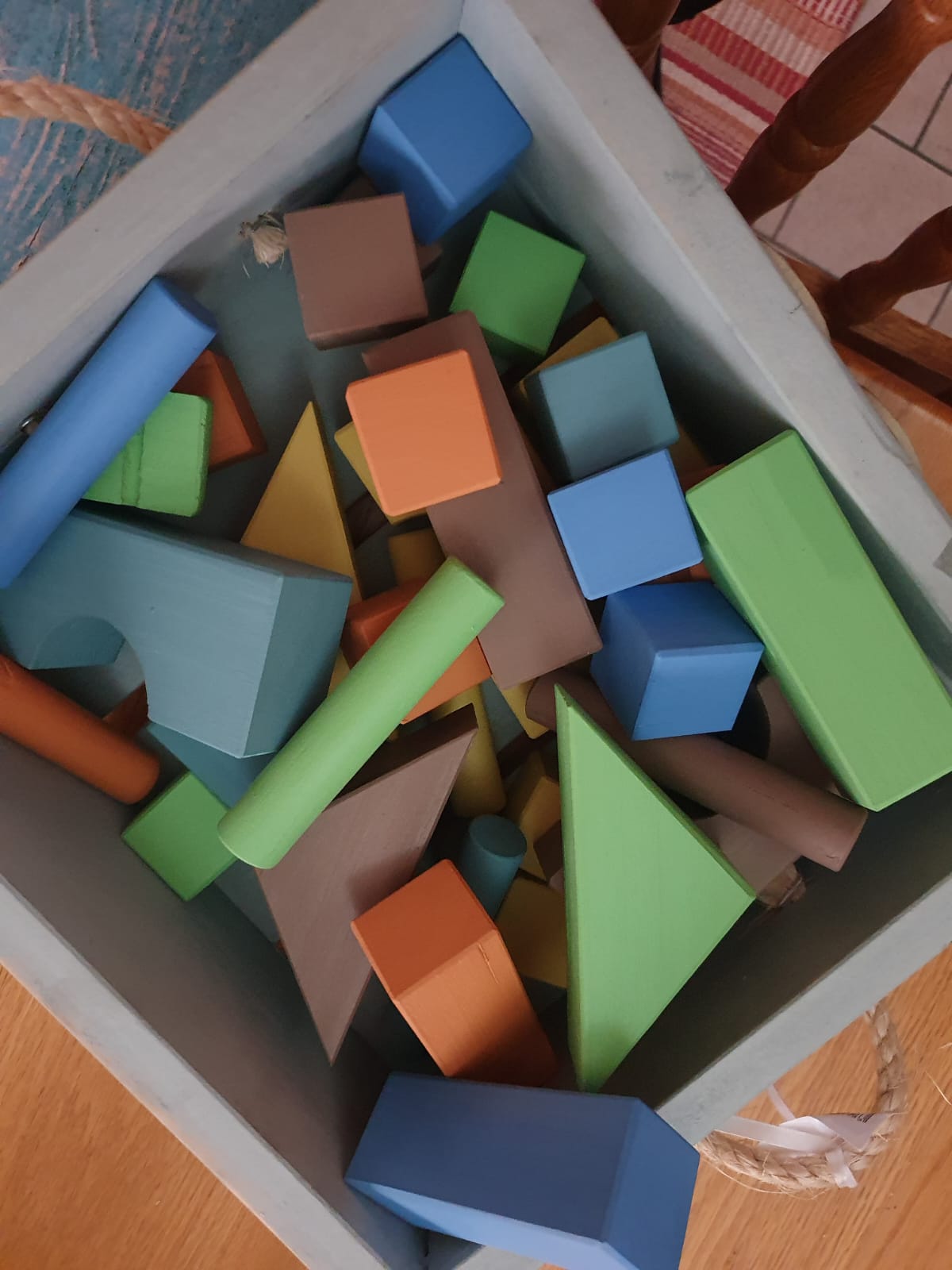Building blocks (50) in wooden box
