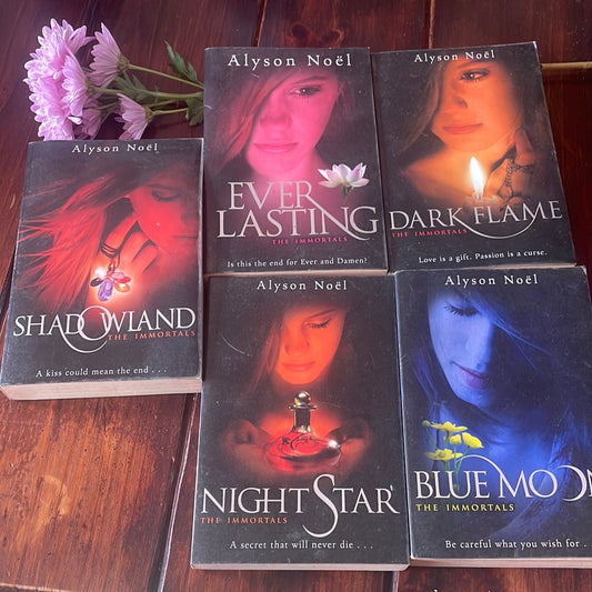 Alyson Noël - Shadowland(5 books). Part of The Immortals series