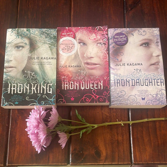 Julie Kagawa - The Iron Fey(3 books)