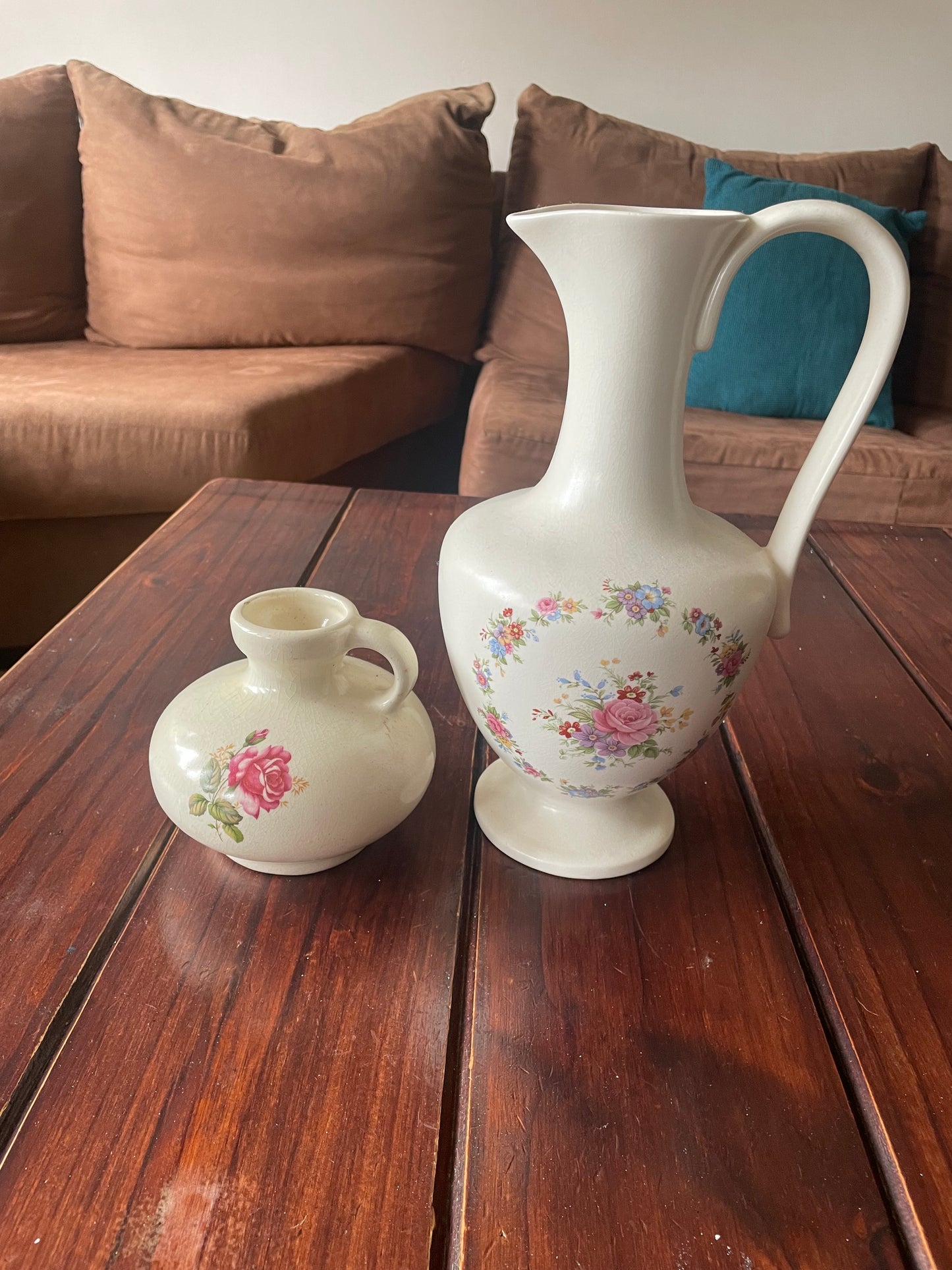 Ceramic flower vases