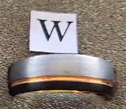 Tungsten men's ring. Silver with black stripe (Size W)